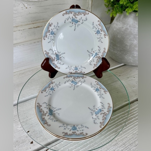 IMPERIAL SEVILLE CHINA 6 1/2” ROUND BREAD PLATES. SET OF 4. - Picture 1 of 4
